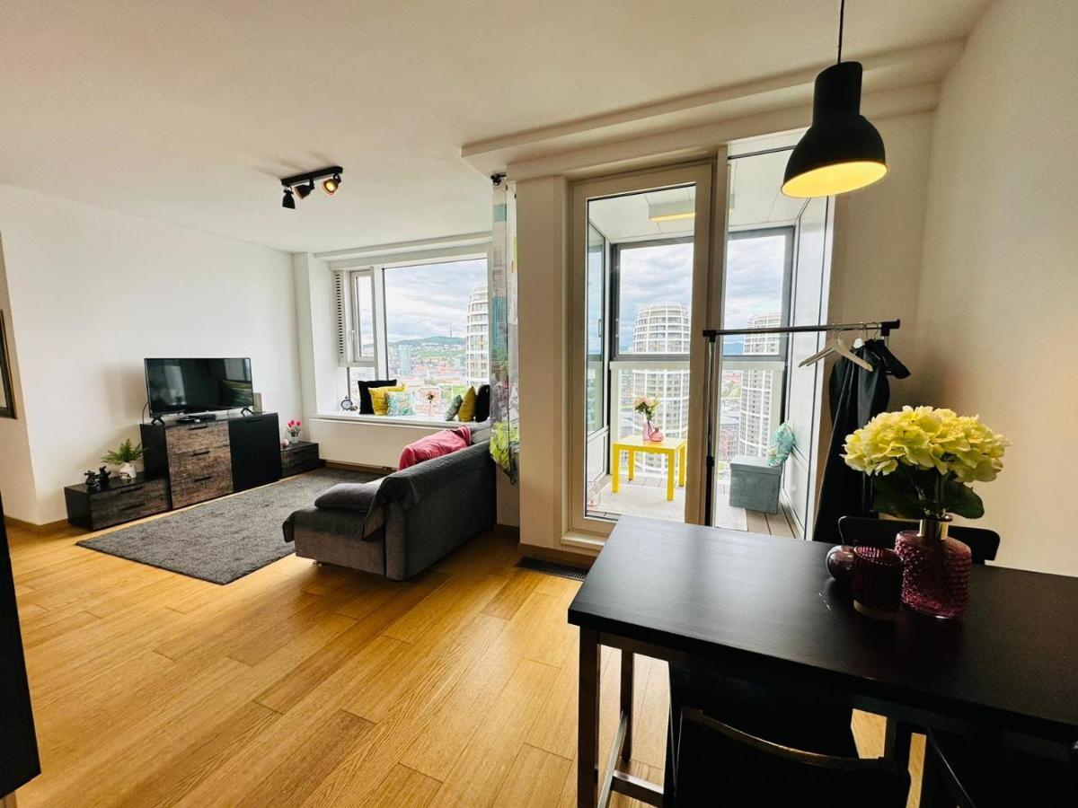 Apartments In Panorama City On 25Th Floor - Amazing View Close To Old Town Pressburg Exterior foto