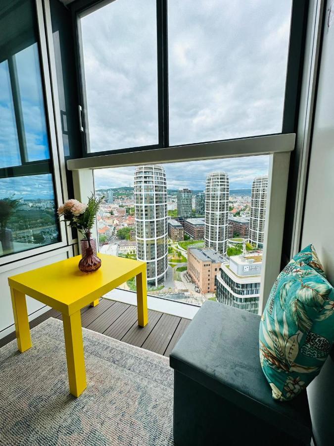 Apartments In Panorama City On 25Th Floor - Amazing View Close To Old Town Pressburg Exterior foto