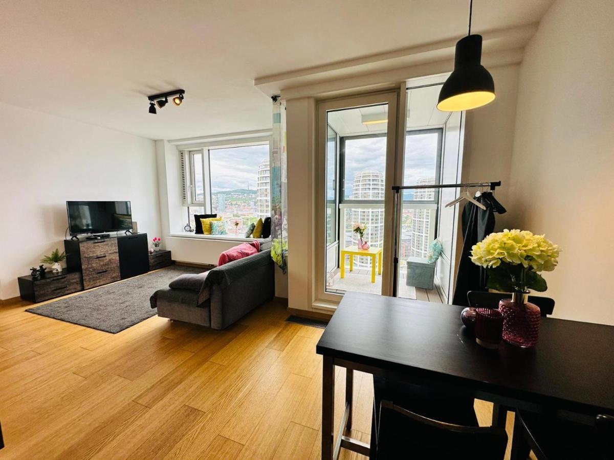 Apartments In Panorama City On 25Th Floor - Amazing View Close To Old Town Pressburg Exterior foto